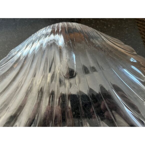 Vintage 1980's Large Clear Lucite Acrylic Scallop Shell Shaped Bowl 12 3/4" x 4" - Picture 6 of 7